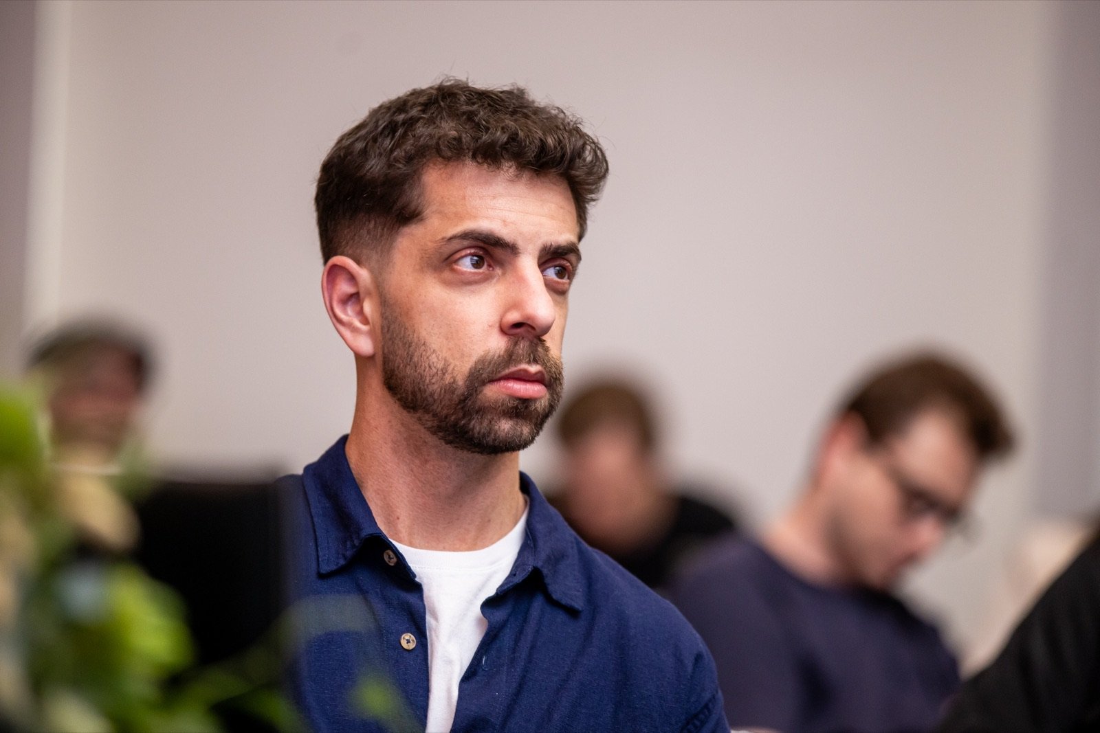 Caio Maia, fundador da Maia Mídia, em evento sobre geração de clientes pela internet
